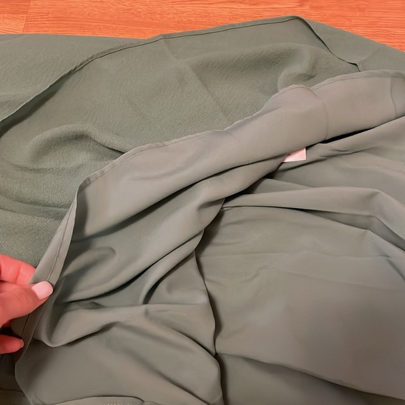 NWOT Gal Meets Glam Elsie Double Front Bow Midi Dress - Picture 7 of 8